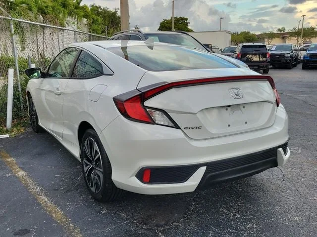 2016 Honda Civic EX-T photo 4