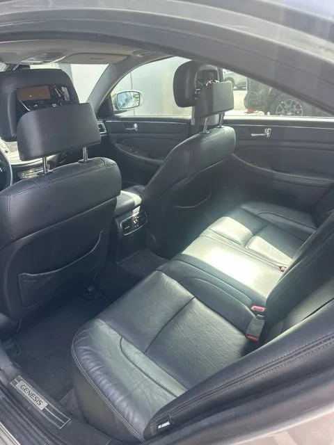 2011 Hyundai Genesis 3.8 photo 17