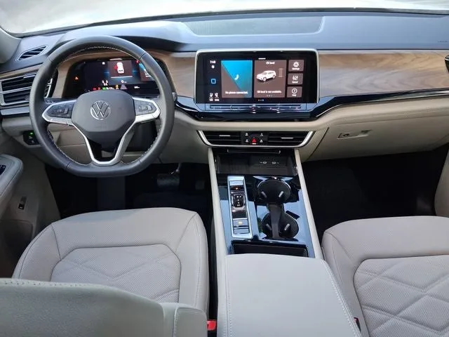 2026 Volkswagen Atlas 2.0T SE w/Technology photo 7