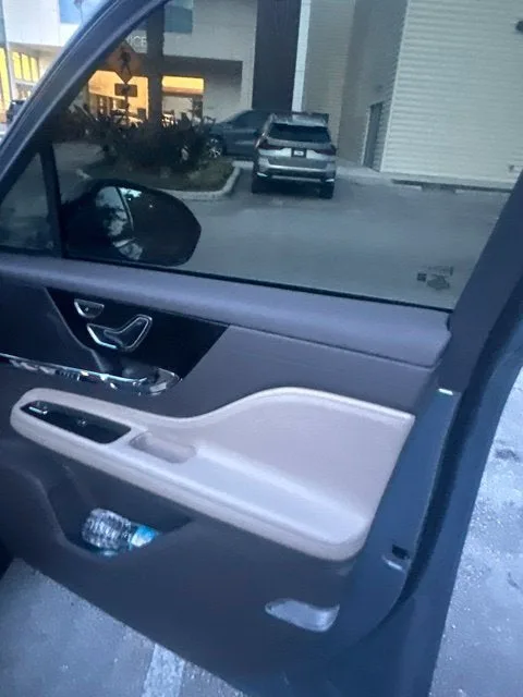2024 Lincoln Corsair Premiere photo 9