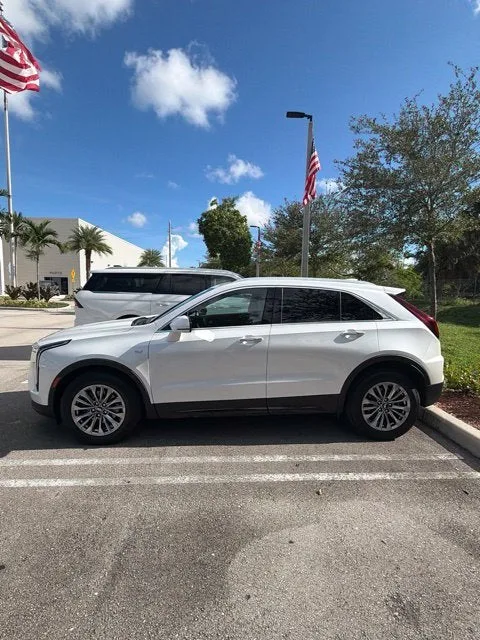 2024 Cadillac XT4 Premium Luxury photo 8