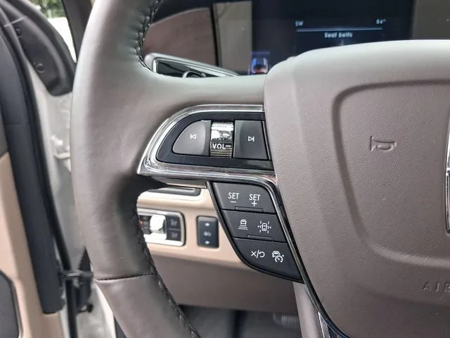 2024 Lincoln Navigator Premiere photo 16
