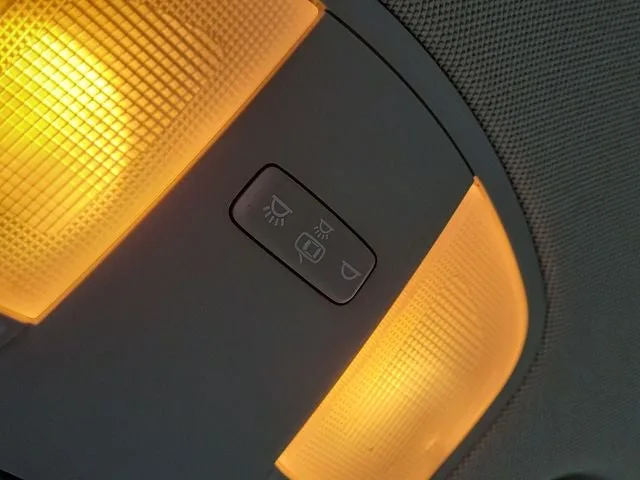 2020 Hyundai Elantra SE photo 30