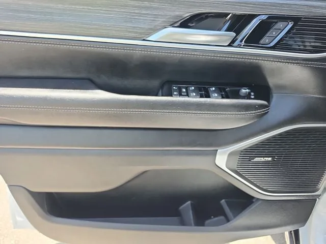 2023 Jeep Wagoneer Series III photo 18