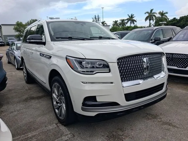 2023 Lincoln Navigator Reserve photo 22