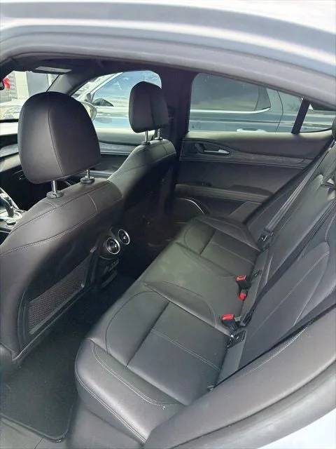 2023 Alfa Romeo Stelvio Sprint photo 5