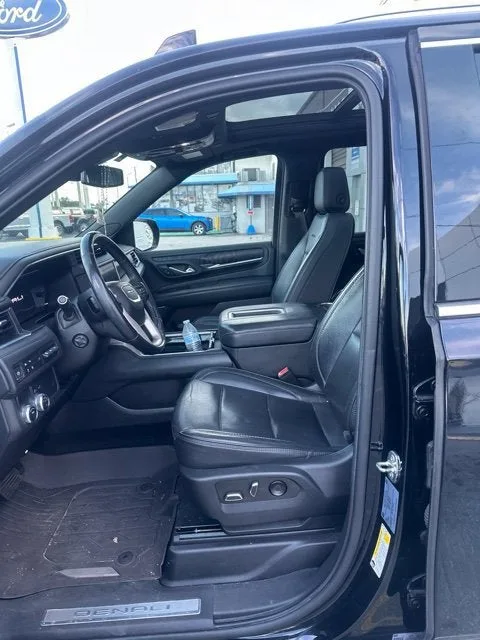 2022 GMC Yukon XL Denali photo 23