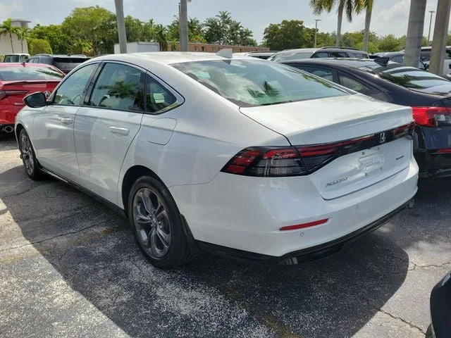 2023 Honda Accord Hybrid EX-L photo 4