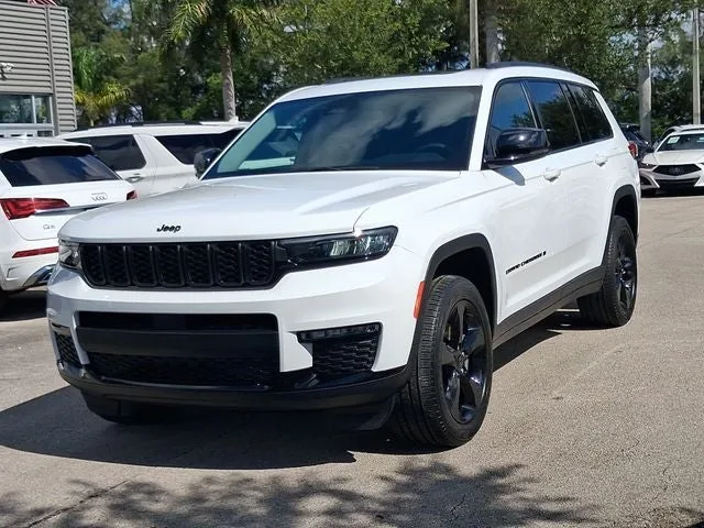 2024 Jeep Grand Cherokee L Limited photo 2
