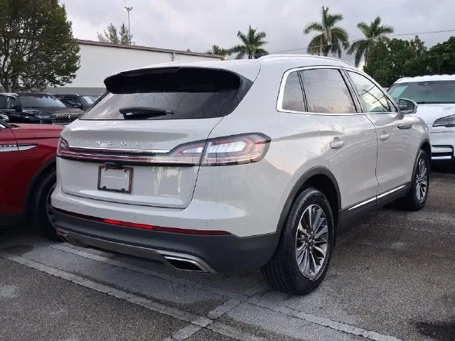 2023 Lincoln Nautilus Standard photo 4