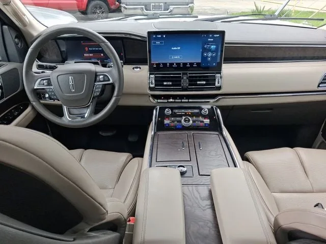 2023 Lincoln Navigator Reserve photo 7