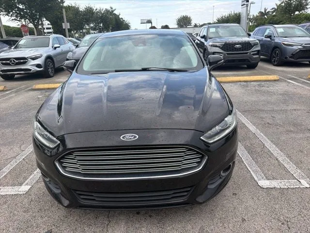 2016 Ford Fusion Energi SE Luxury photo 2