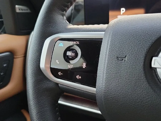2025 Nissan Armada SL photo 21