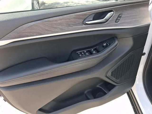 2024 Jeep Grand Cherokee L Limited photo 14