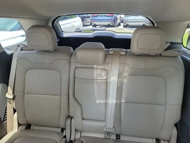 2022 Lincoln Corsair Standard photo 11