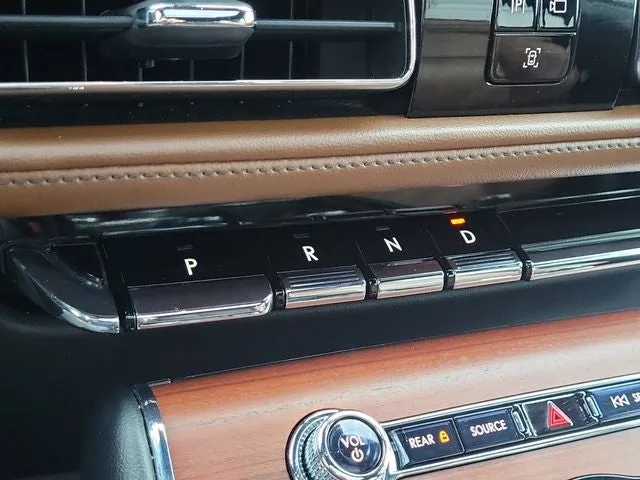 2023 Lincoln Aviator Reserve Premium photo 28