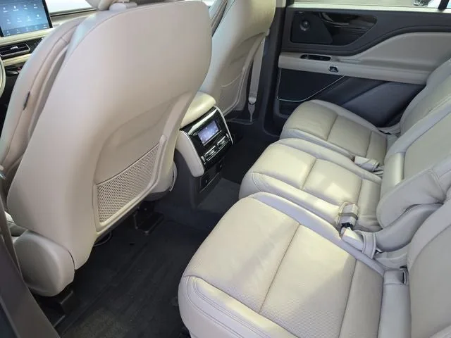 2024 Lincoln Aviator Reserve Premium photo 11