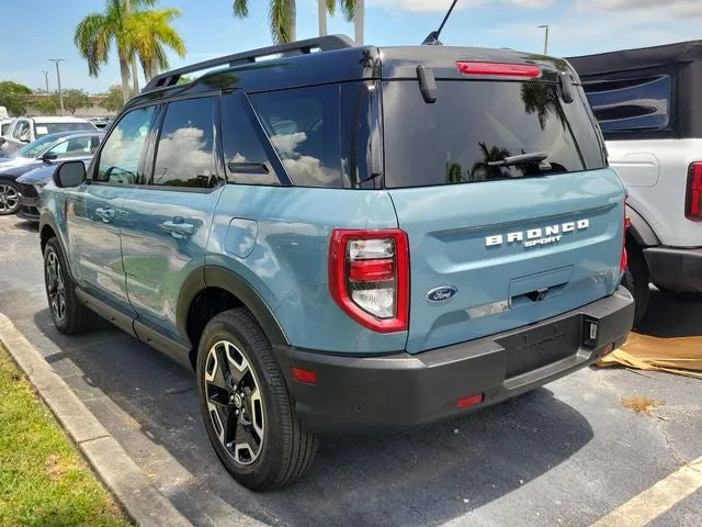 2022 Ford Bronco Sport Outer Banks photo 4