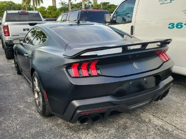 2026 Ford Mustang Dark Horse photo 4