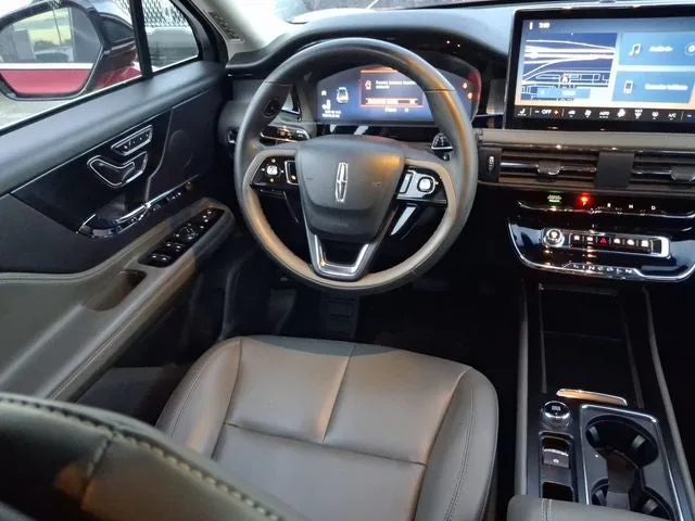 2024 Lincoln Corsair Premiere photo 8