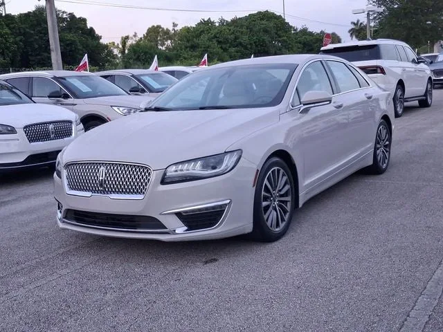 2019 Lincoln MKZ Reserve photo 2