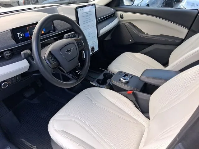 2023 Ford Mustang Mach-E Premium photo 11