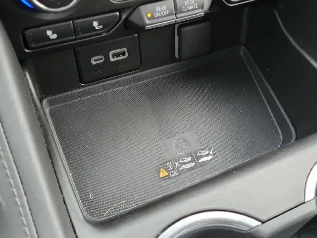 2024 Chevrolet Tahoe Z71 photo 30