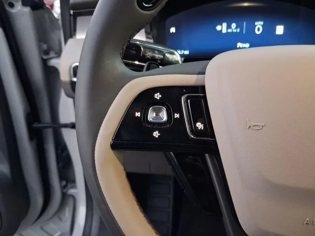 2024 Lincoln Corsair Premiere photo 16
