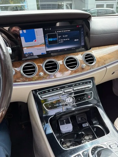2017 Mercedes-Benz E-Class E 300 Luxury photo 3