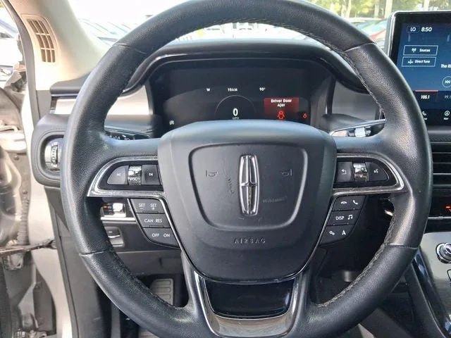 2023 Lincoln Nautilus Standard photo 15