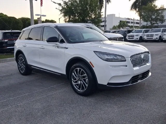 2022 Lincoln Corsair Standard photo 22