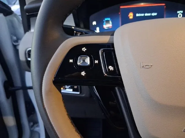 2024 Lincoln Corsair Premiere photo 17