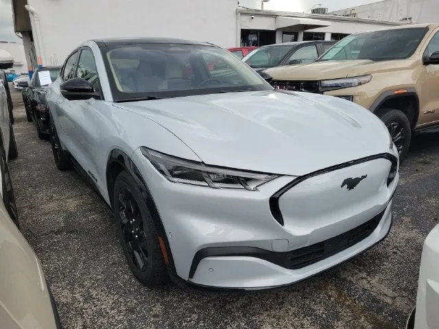 2023 Ford Mustang Mach-E Premium photo 2