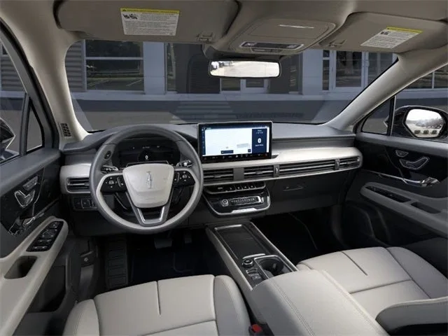 2025 Lincoln Corsair Premiere photo 9