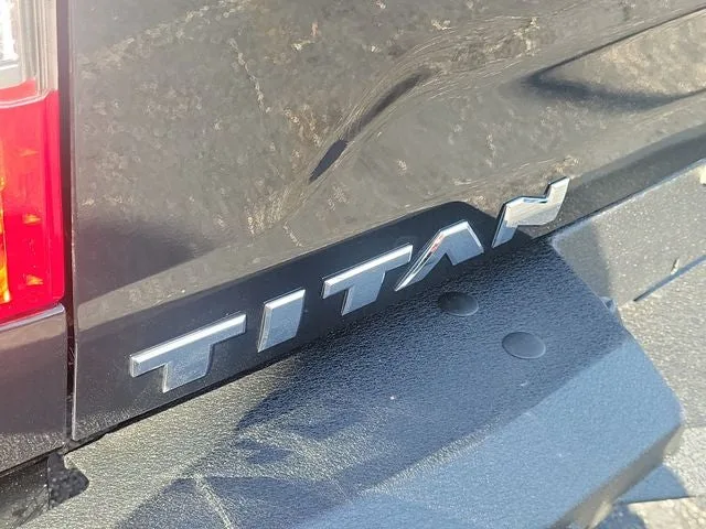 2024 Nissan Titan SV photo 5