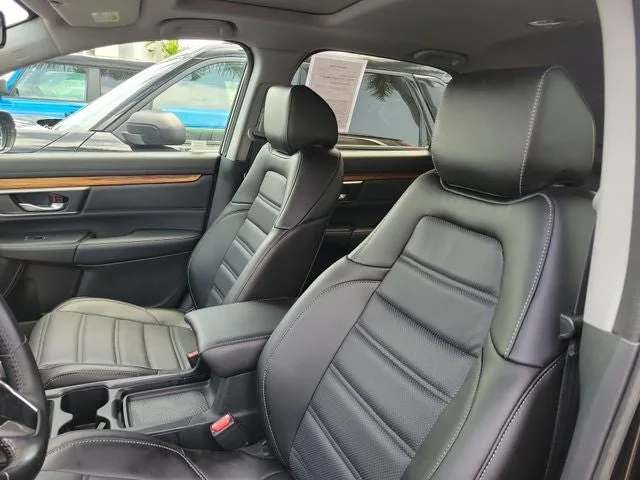 2017 Honda CR-V Touring photo 9
