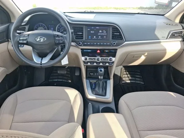 2020 Hyundai Elantra SEL photo 7