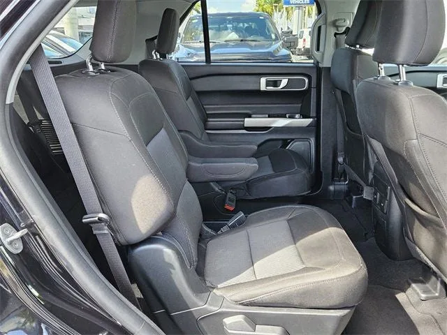 2023 Ford Explorer XLT photo 12