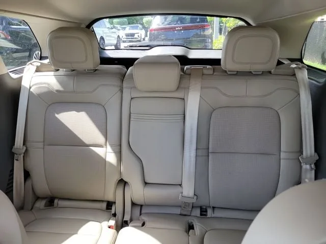 2022 Lincoln Corsair Standard photo 10