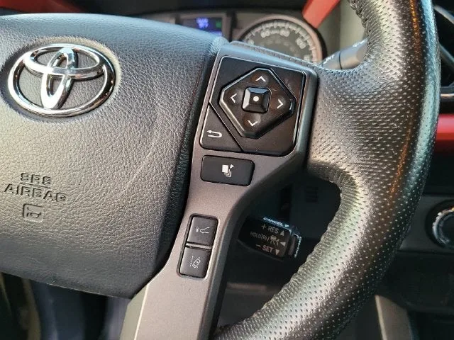 2020 Toyota Tacoma TRD Off-Road V6 photo 23