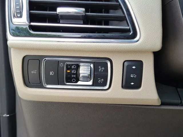 2022 Lincoln Navigator L Reserve photo 14