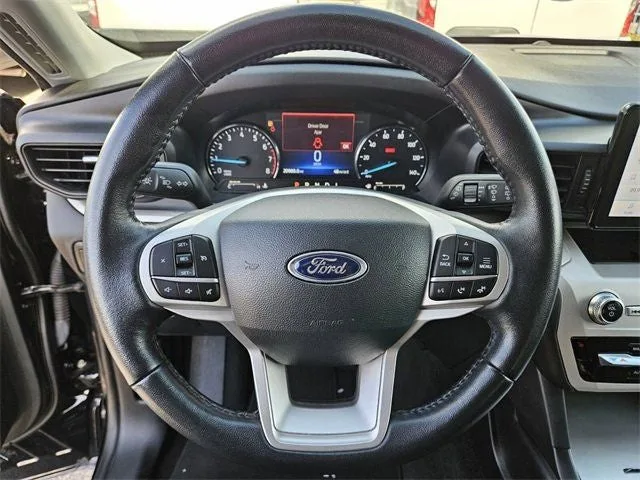 2023 Ford Explorer XLT photo 24