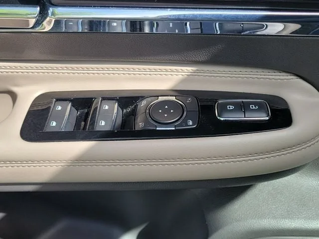 2022 Lincoln Corsair Standard photo 14