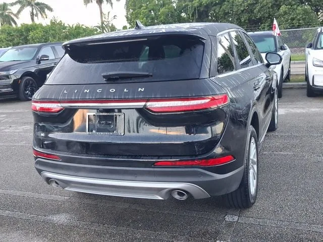 2023 Lincoln Corsair Standard photo 4