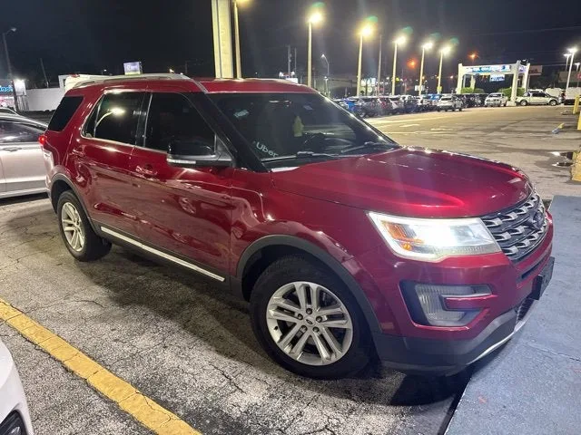 2017 Ford Explorer XLT photo 5