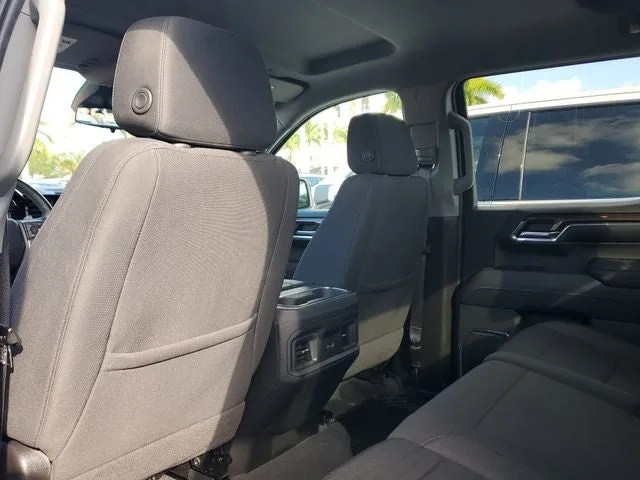 2024 Chevrolet Silverado 1500 RST photo 11