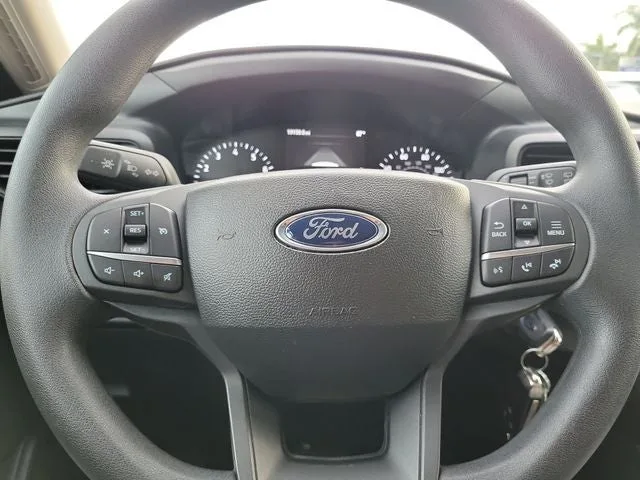 2023 Ford Explorer Base photo 16
