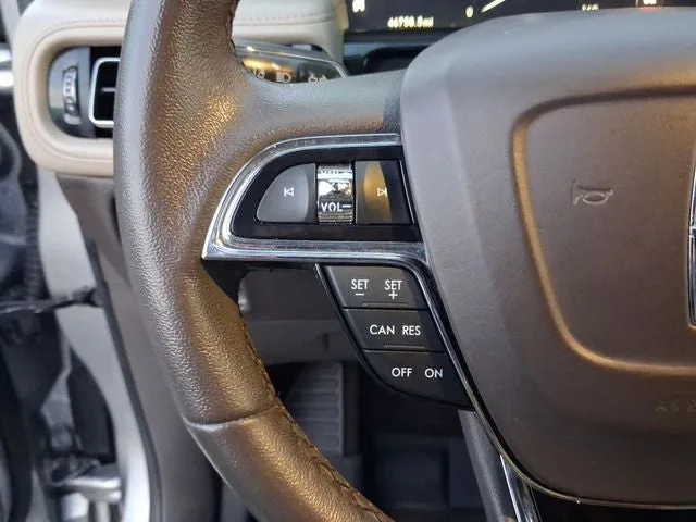 2023 Lincoln Nautilus Standard photo 17