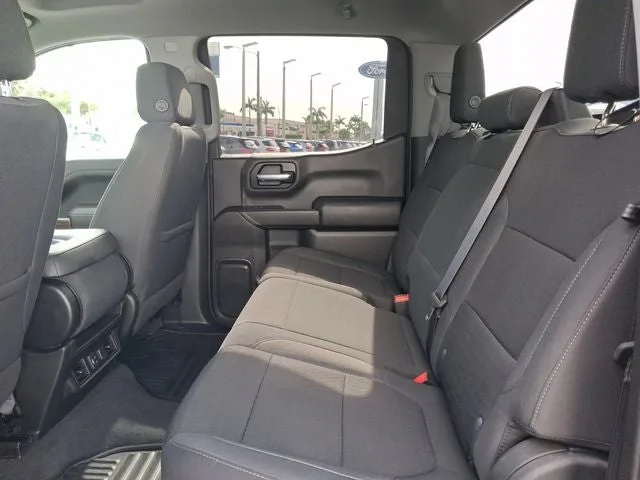 2021 Chevrolet Silverado 1500 LT photo 6