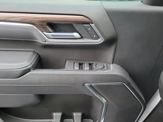 2025 Chevrolet Silverado 1500 RST photo 15